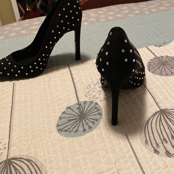 DKNY Shoes - Picture 3 of 4